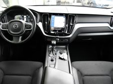 Volvo XC60 D4 AWD 140kW NAVI LED VIRTUAL - 4