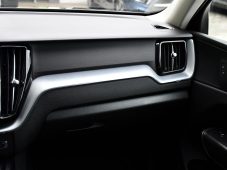 Volvo XC60 D4 AWD 140kW NAVI LED VIRTUAL - 7