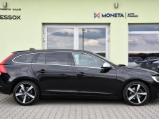 Volvo V60 D3 R-DESIGN A/T A/C NAVIGACE - 11