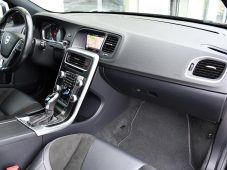 Volvo V60 D3 R-DESIGN A/T A/C NAVIGACE - 17