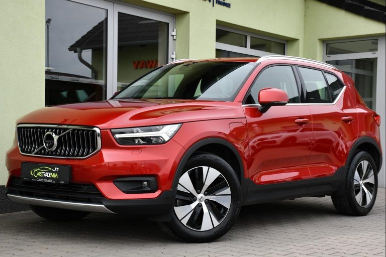 Volvo XC40 T5 RECHARGE MOMENTUM PRO H/K - 1