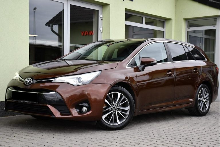 Toyota Avensis 2.0 D-4D NAVI KAMERA AUT. A/C - 1