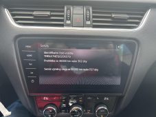 Škoda Octavia 2.0TDi RS 135kW CARPLAY 1.M ČR - 32