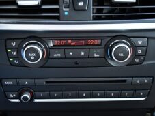 BMW X3 xDrive30d 190kW NAVI HUD PANO - 29