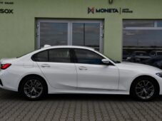 BMW Řada 3 320d SPORT LINE 1M NAVI A/T - 11