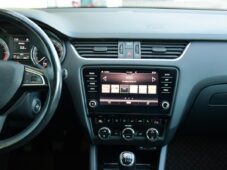 Škoda Octavia 2.0TDi STYLE DCC LED CARPLAY - 6