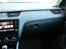 Škoda Octavia 2.0TDi STYLE DCC LED CARPLAY - 7