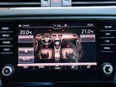 Škoda Octavia 2.0TDi STYLE DCC LED CARPLAY - 28