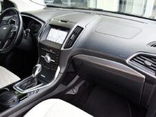 Ford Edge 2.0TDCI AWD VIGNALE PANO ČR - 16