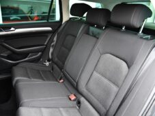 Volkswagen Passat 2.0TDi COMFORTLINE DSG ACC 1M - 19