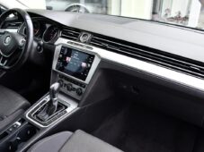 Volkswagen Passat 2.0TDi COMFORTLINE DSG ACC 1M - 14